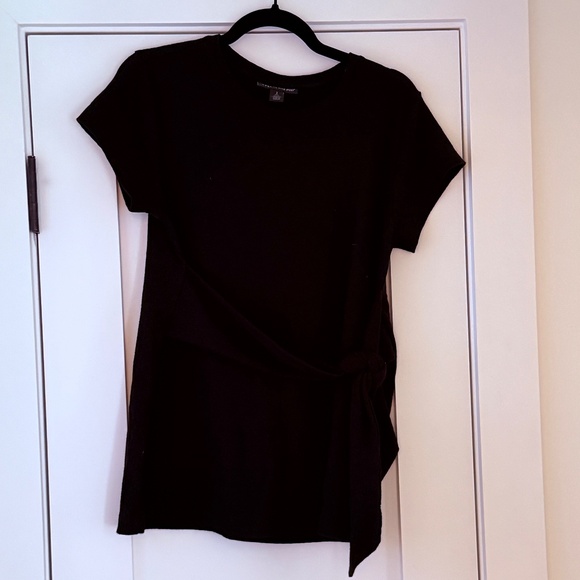 A Pea in the Pod Black Maternity Shirt - Picture 1 of 4